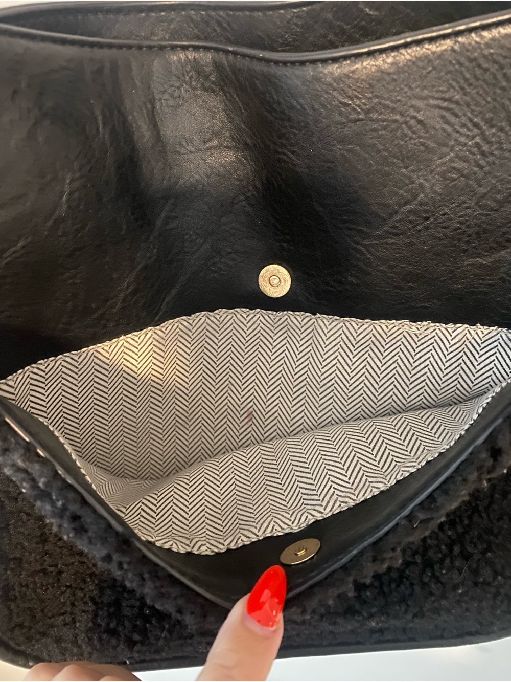 Jen & Co Crossbody Teddy Bag - Picture 2 of 10